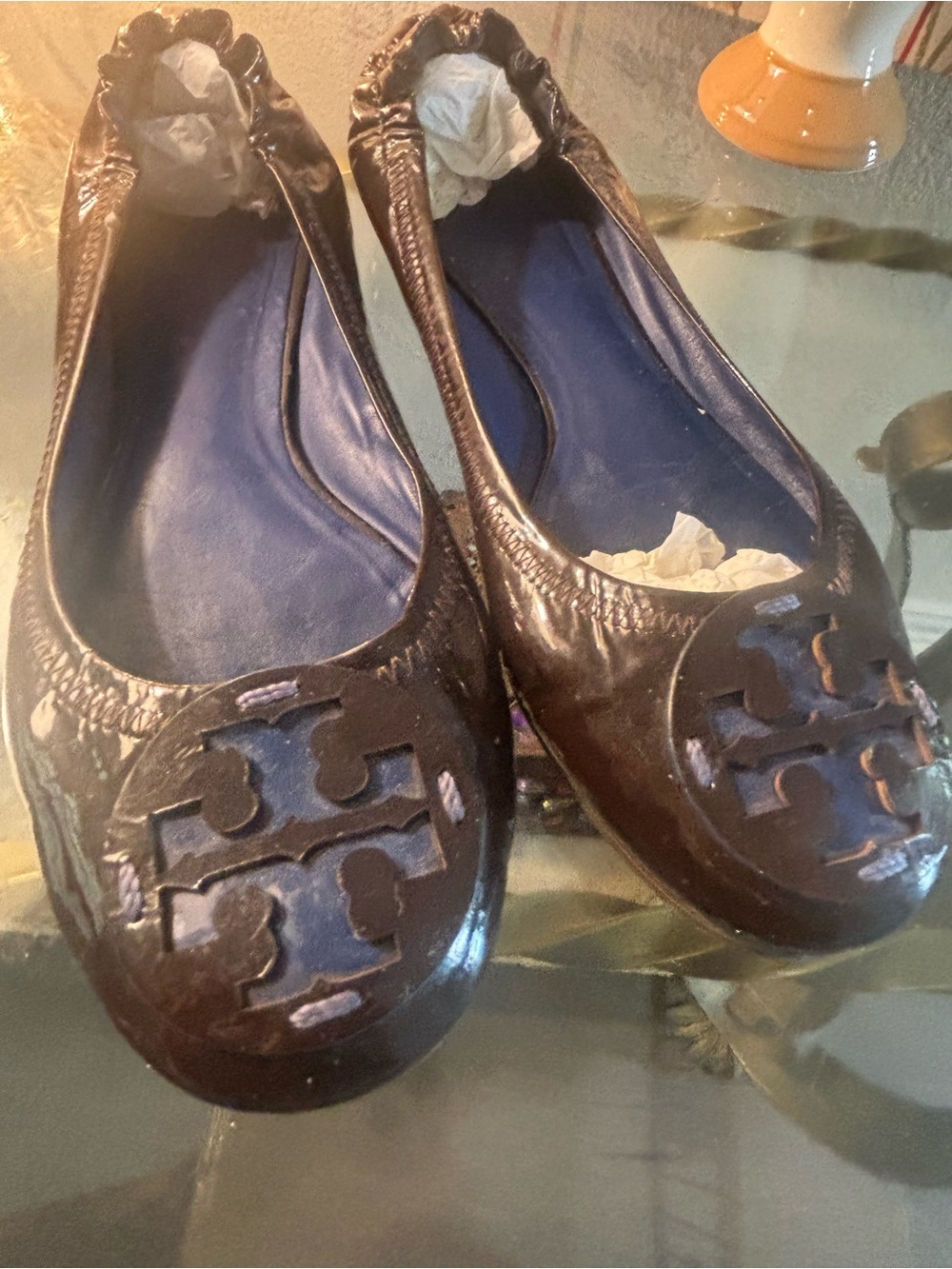 Tory Burch Brown Patent Logo Ballet Flats - Picture 4 of 7